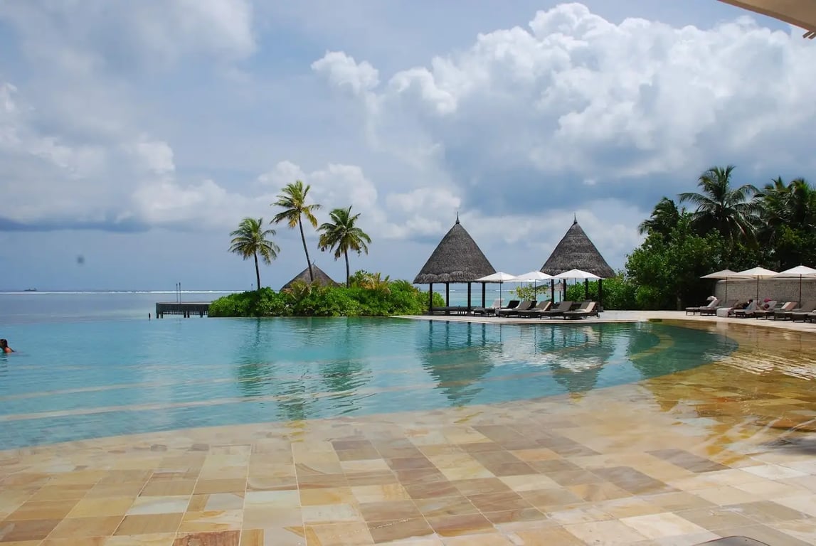 Four Seasons Resort Kuda Hur