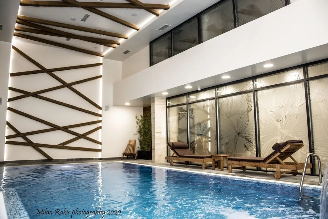 Hotel Nais