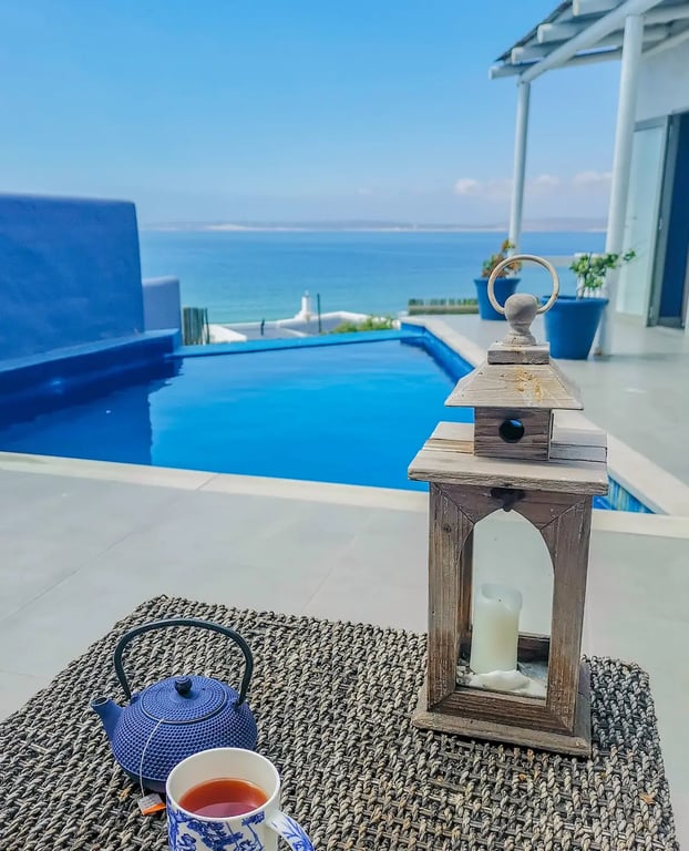 Abalone Hotel & Villa's