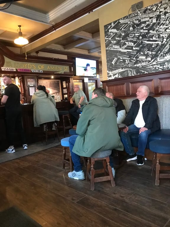 Lloyd's Bar & Lounge