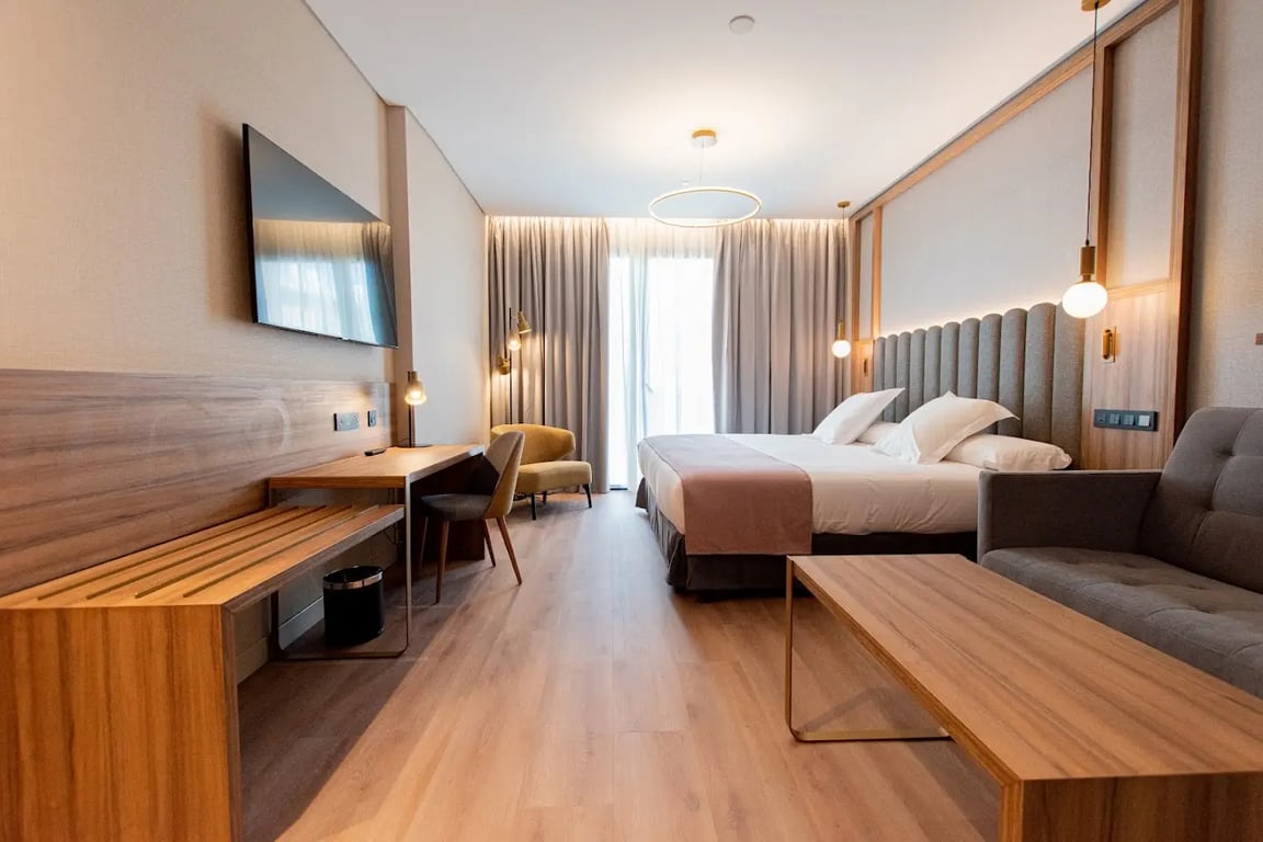 Hotel Giralda Center