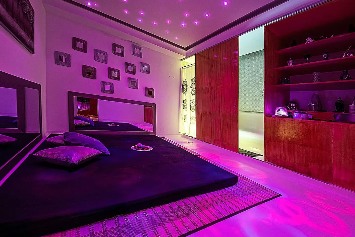 Jade Parlour