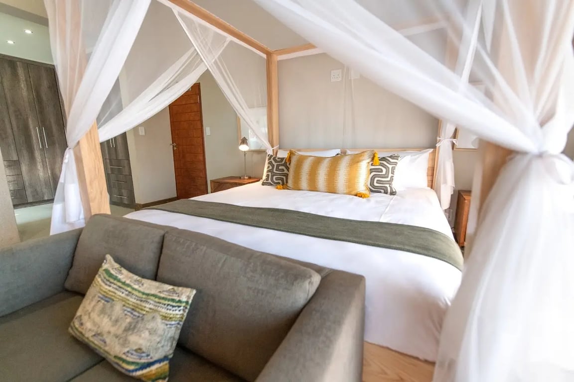 Moya Safari Lodge & Villa