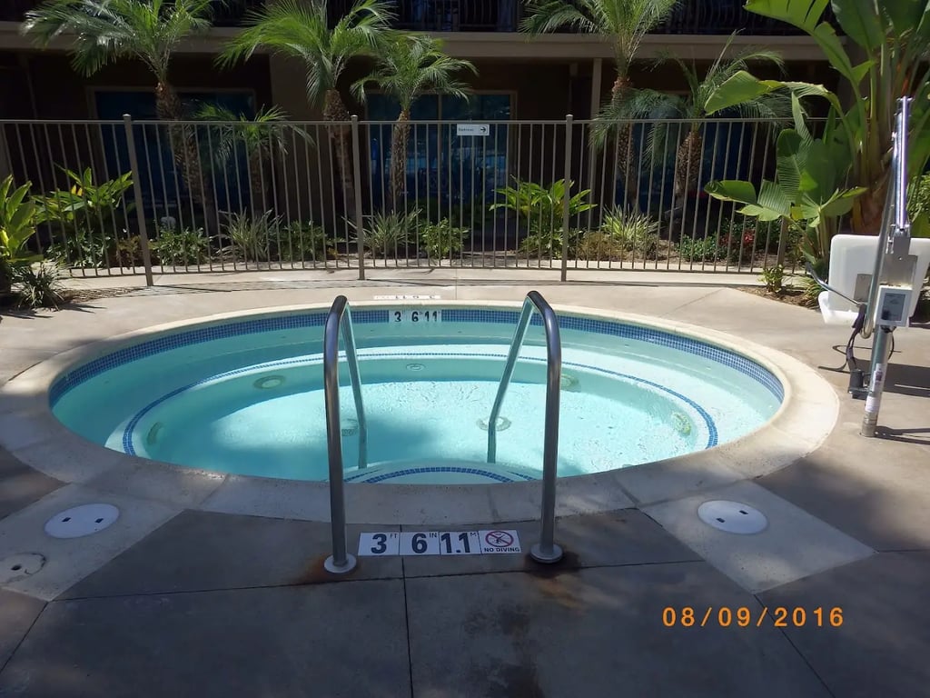 Holiday Inn Bayside
