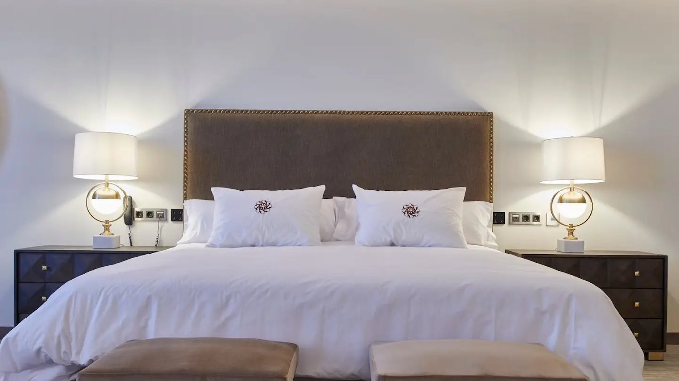 Ansares Hotel