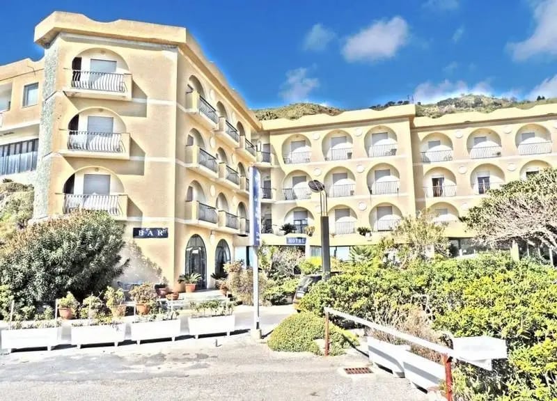 Hotel Ristorante La Scogliera