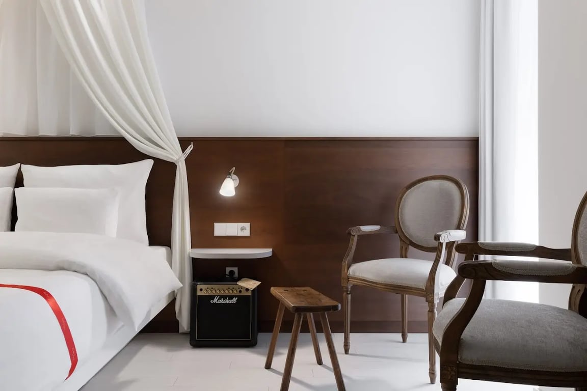 Ruby Rosi Hotel & Bar