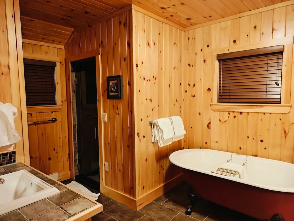 Migis Lodge on Sebago Lake