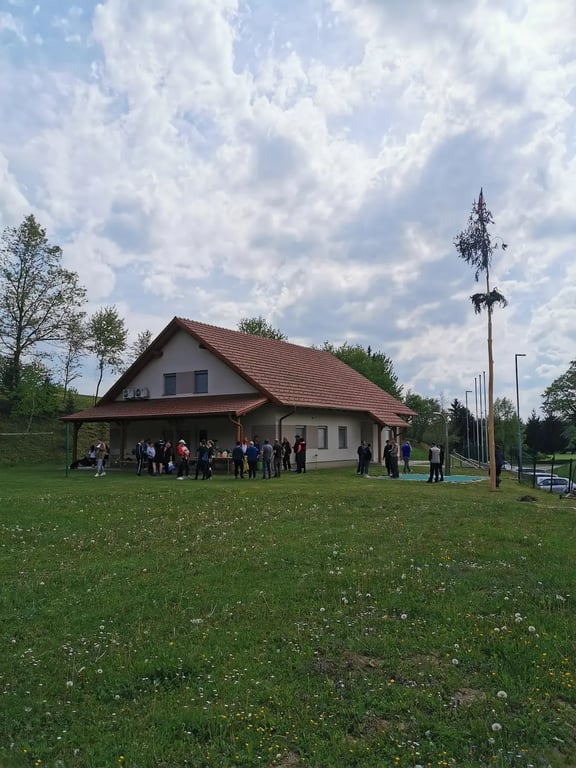 Vaški dom Tibolci