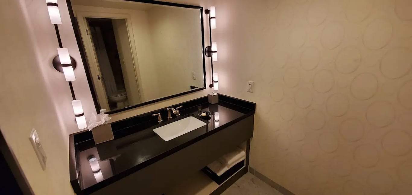 Melrose Hotel