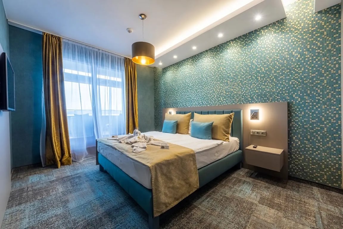 Hotel Golden Lake Resort