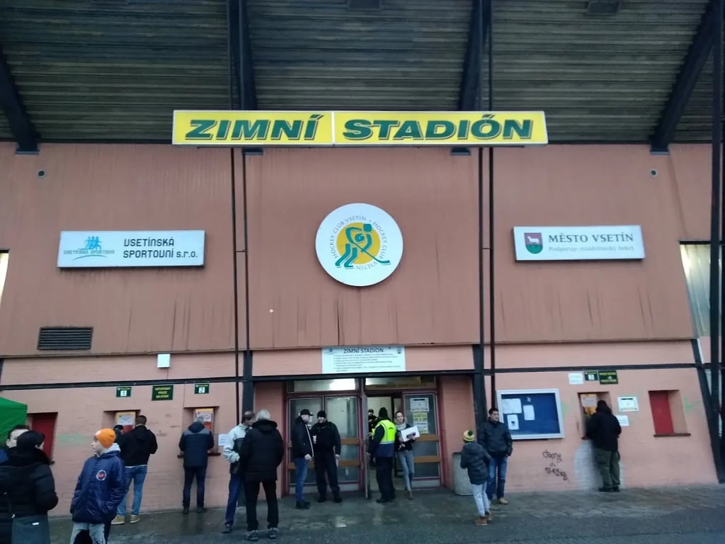 Zimní stadion Na Lapači