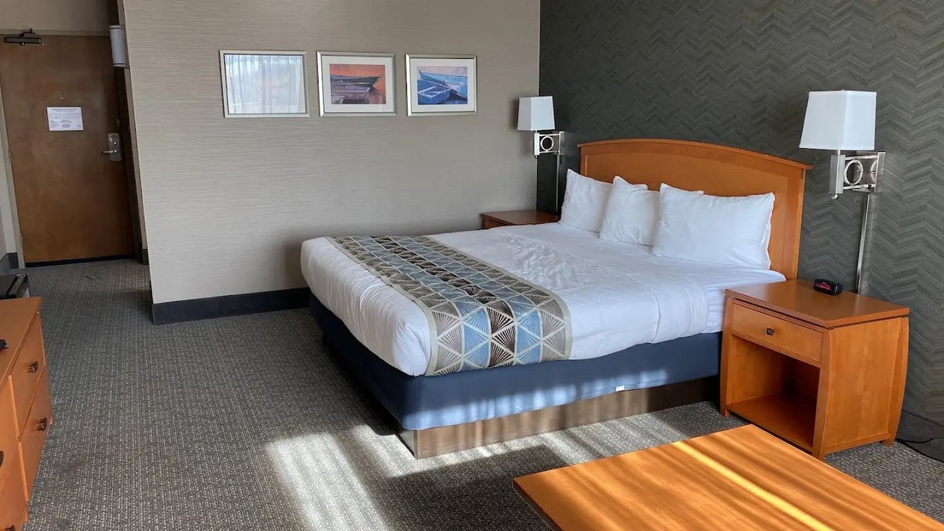 Emerald Hotel