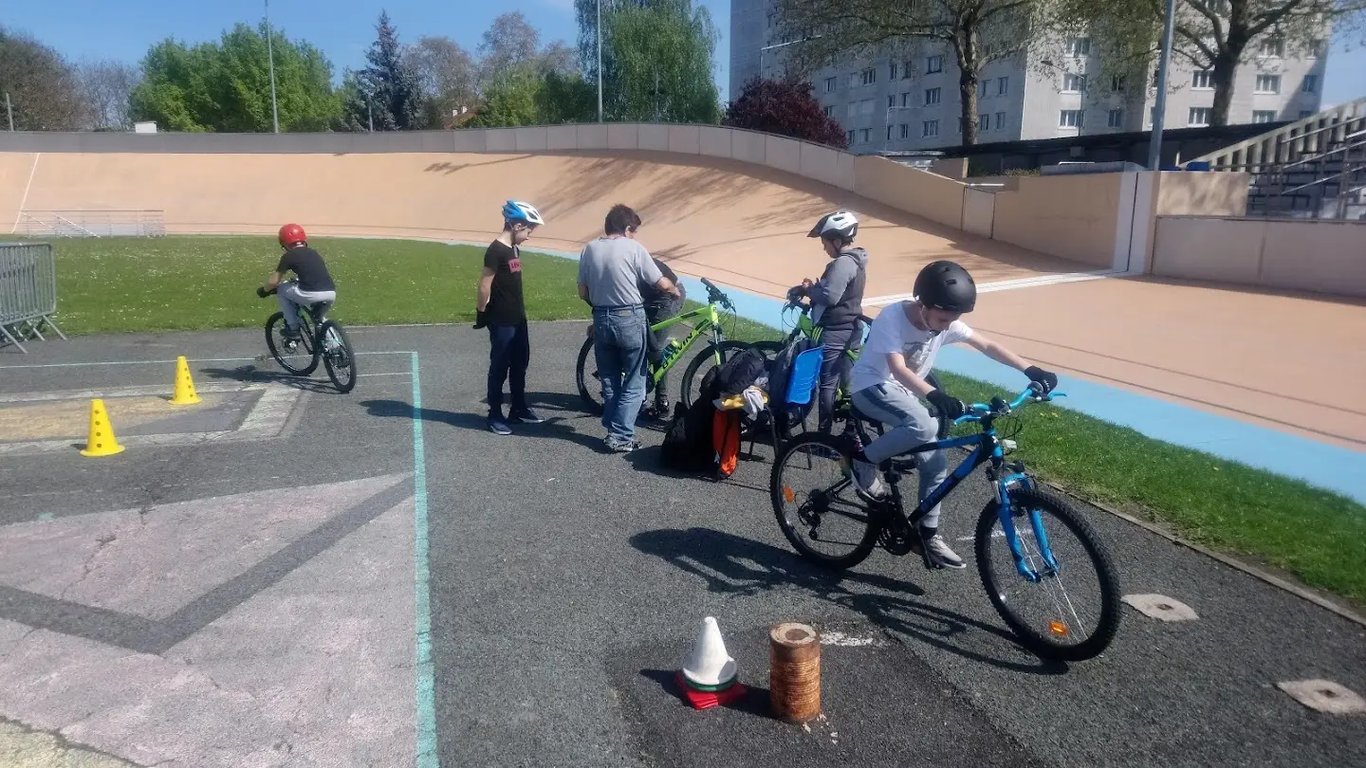 Velodrome (Vélodrome de Saint-Denis)