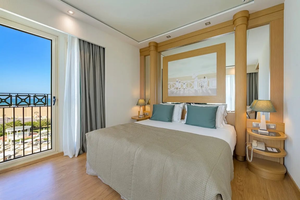 Las Arenas Balneario Resort