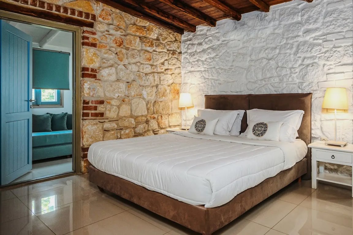 Petrino Eco Village