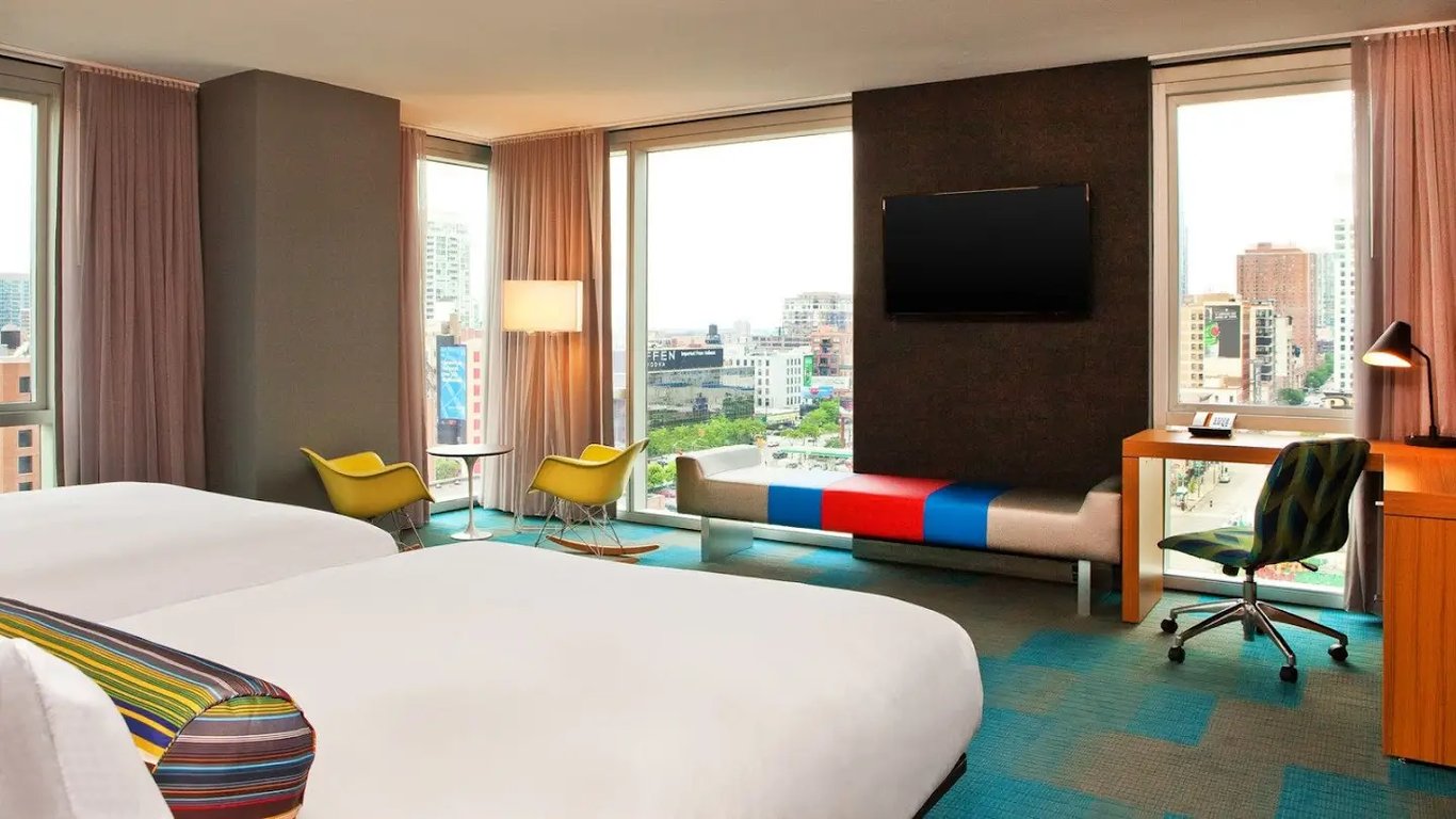 Aloft Chicago Downtown River North