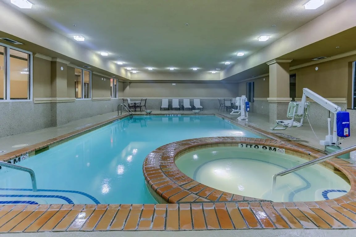 Holiday Inn Express & Suites Huntsville