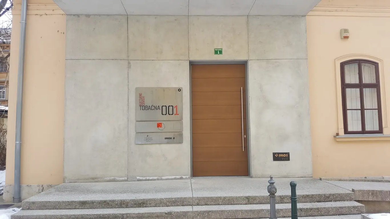 Cultural Centre Tobačna 001