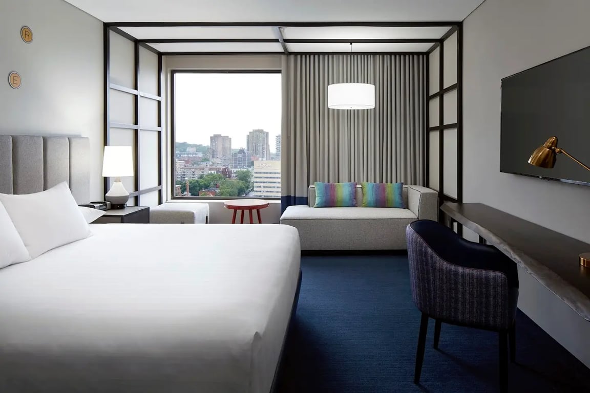 DoubleTree by Hilton Montreal Downtown