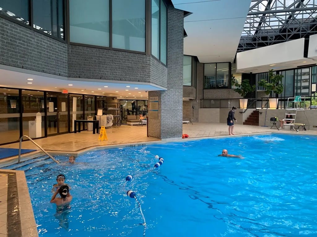 DoubleTree by Hilton Montreal Downtown