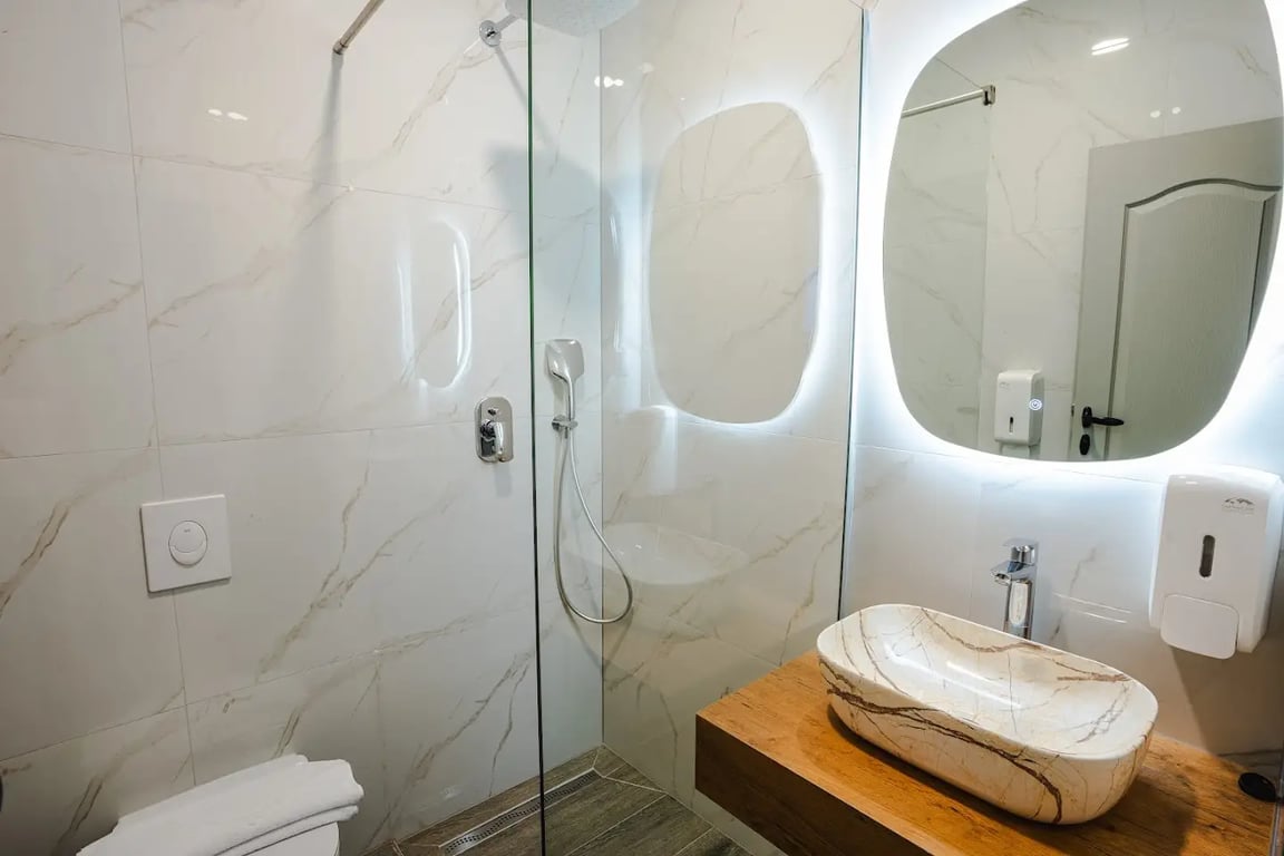 HOTEL NEST