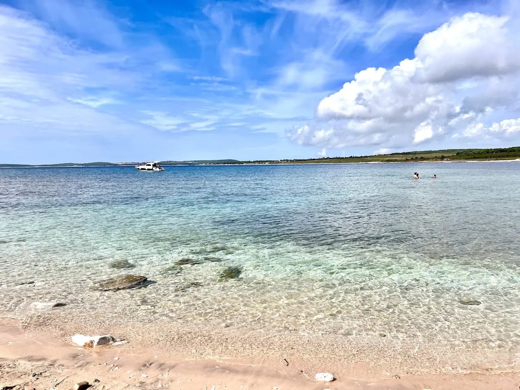 Marea Restaurant and Beach Bar