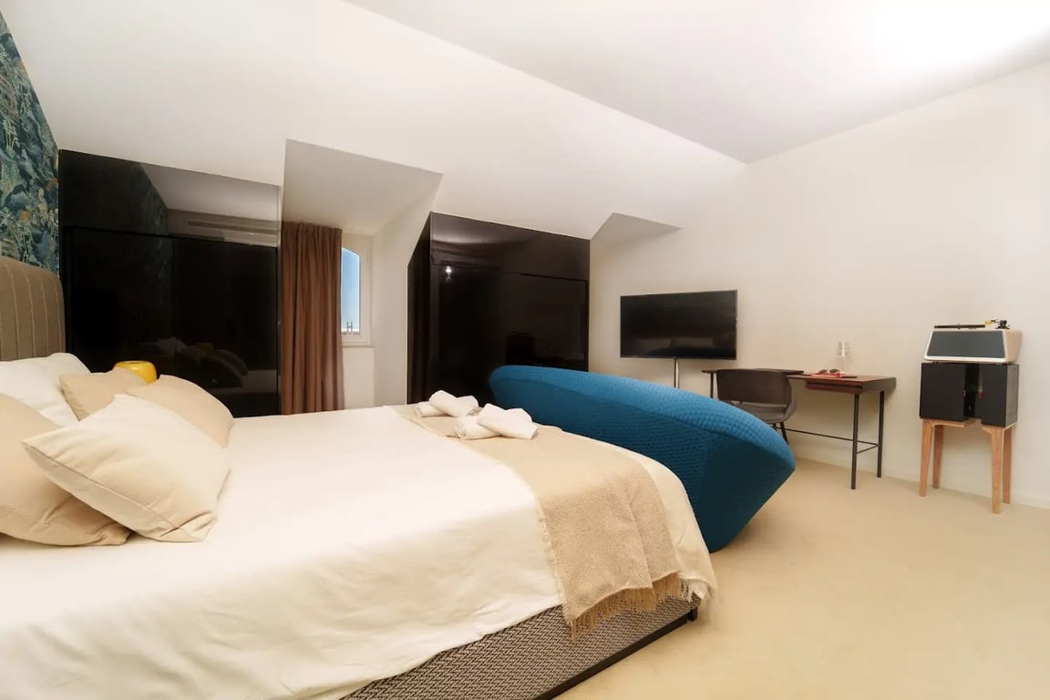 Golden Shoal