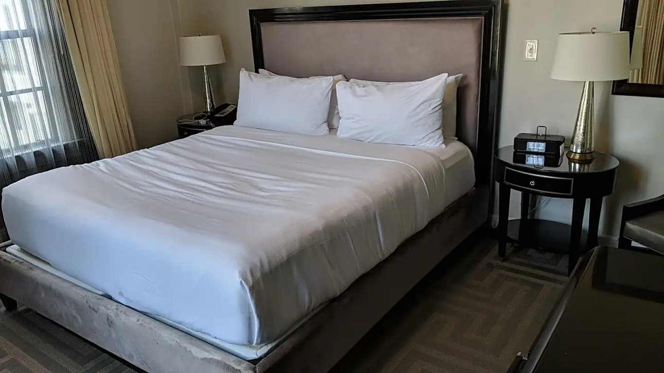 Montecito Inn