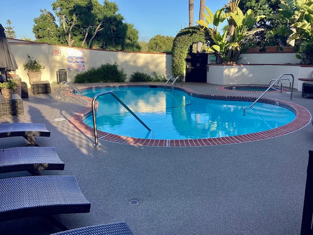 Montecito Inn
