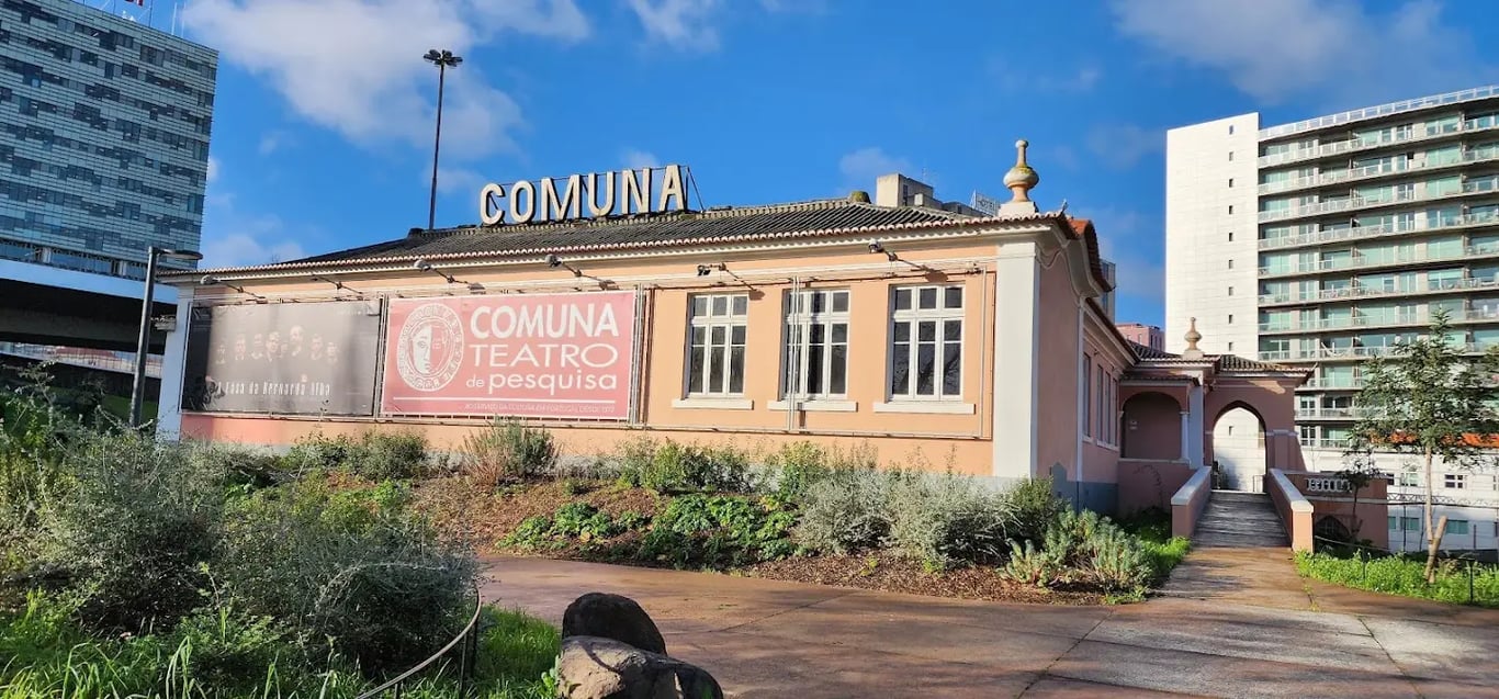Comuna Theatre