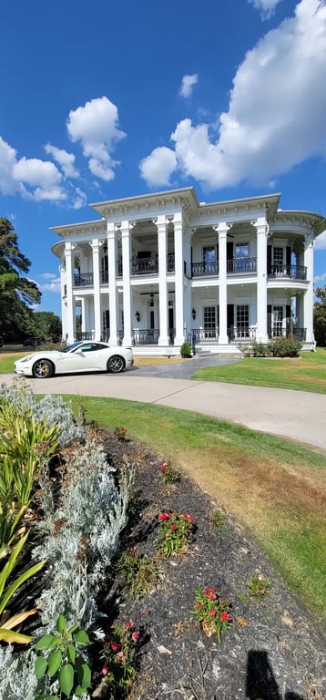 Sandlewood Manor