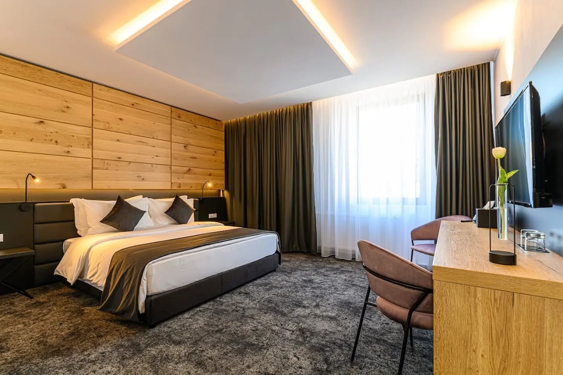B THE HOTEL