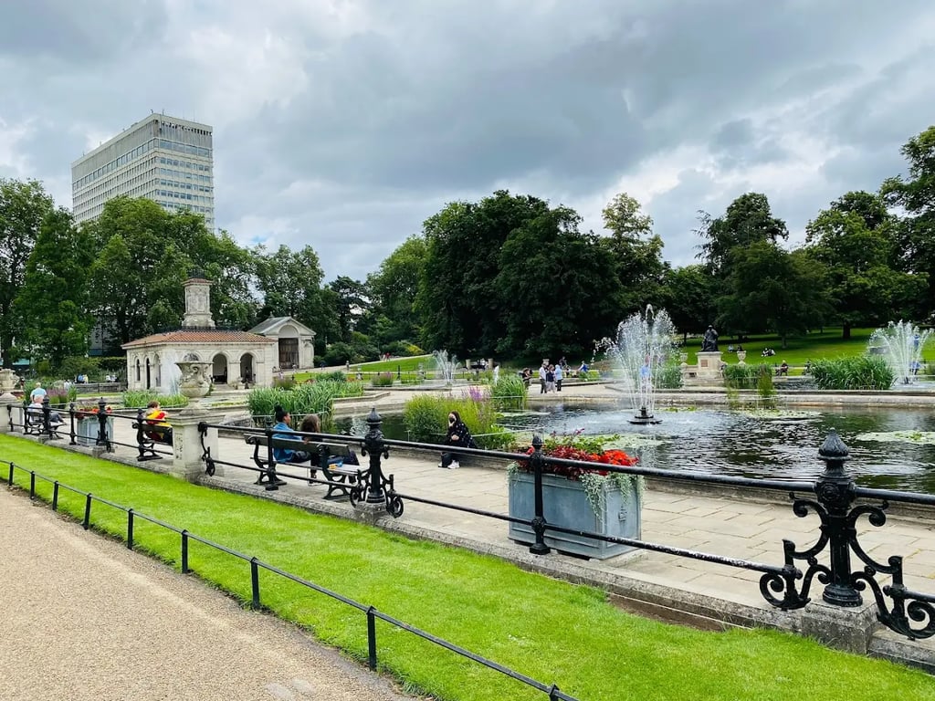 Hyde Park Chic I