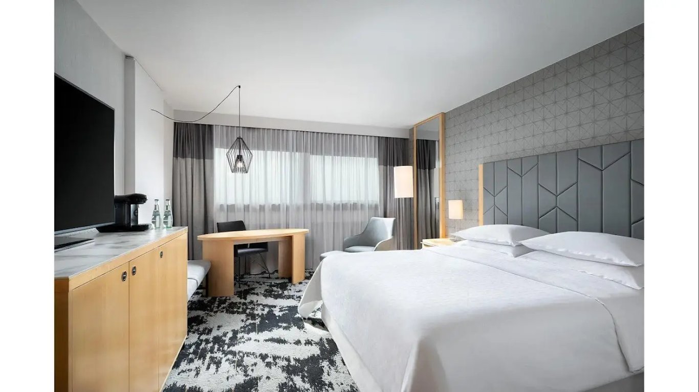 Sheraton Frankfurt Airport Hotel and Conference Center