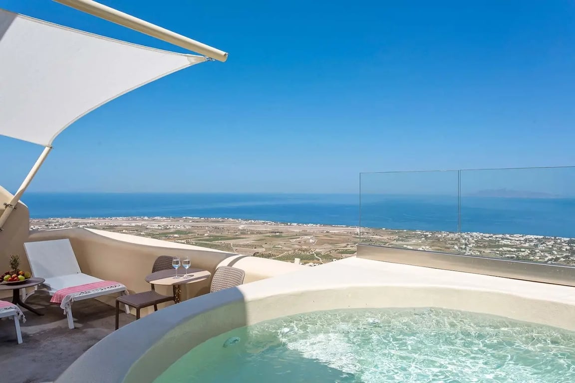 Skyfall Suites - Adults Only