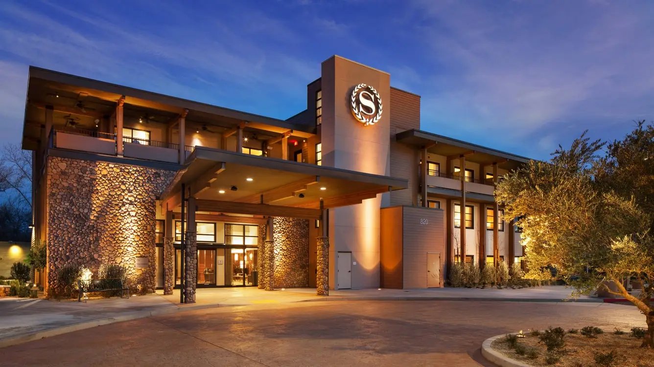 Sheraton Redding Hotel at the Sundial Bridge