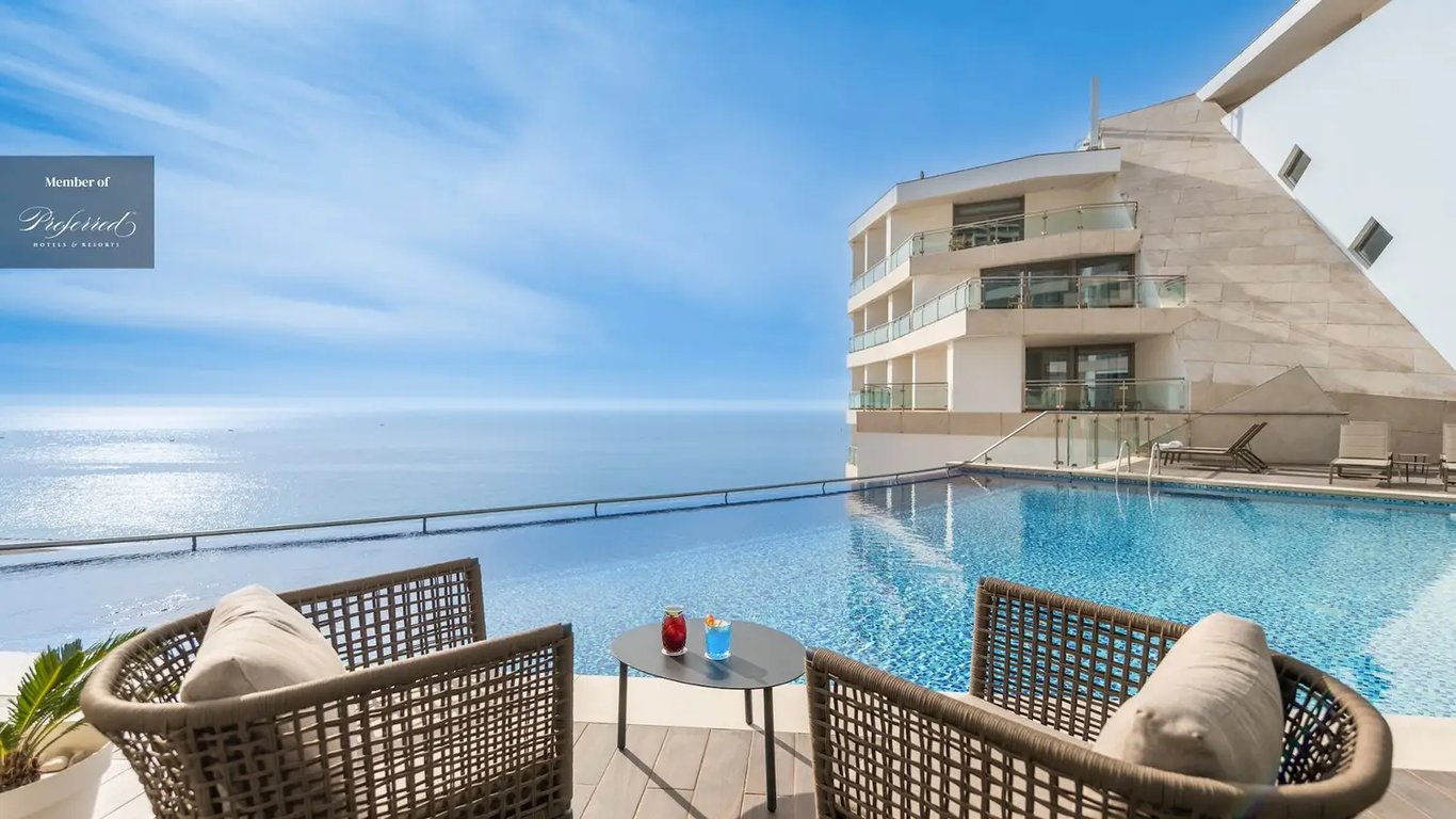 Sesimbra Oceanfront Hotel