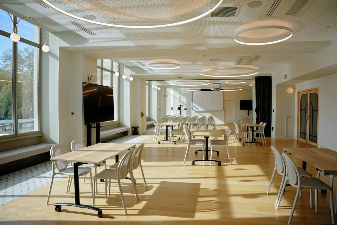 Le Hall M