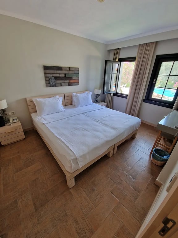 Zeytinada Hotel