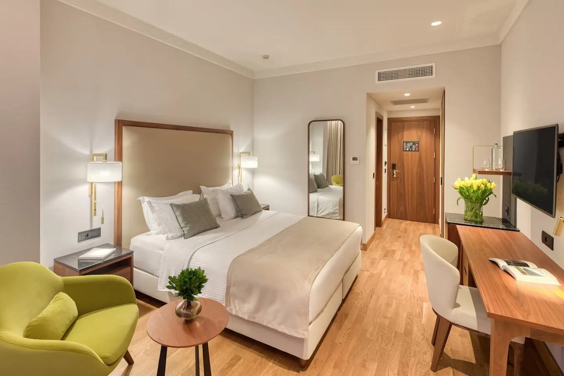 Electra Hotel