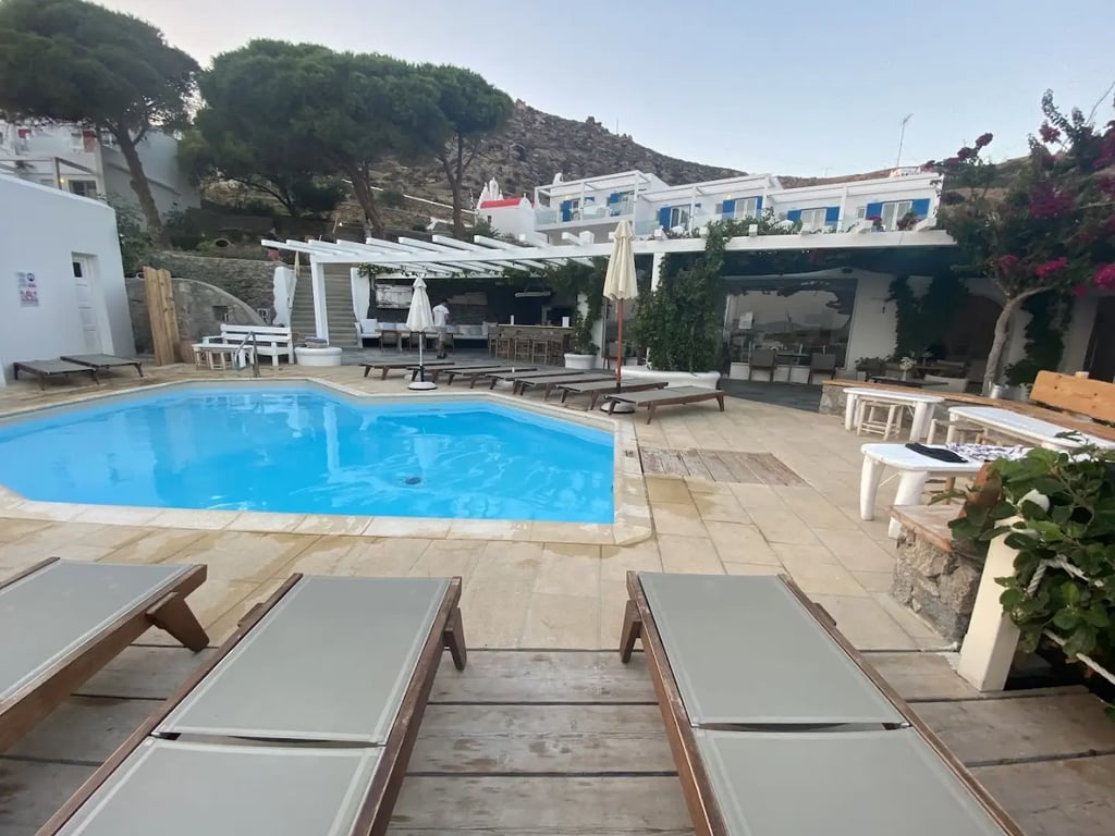 Rhenia Hotel