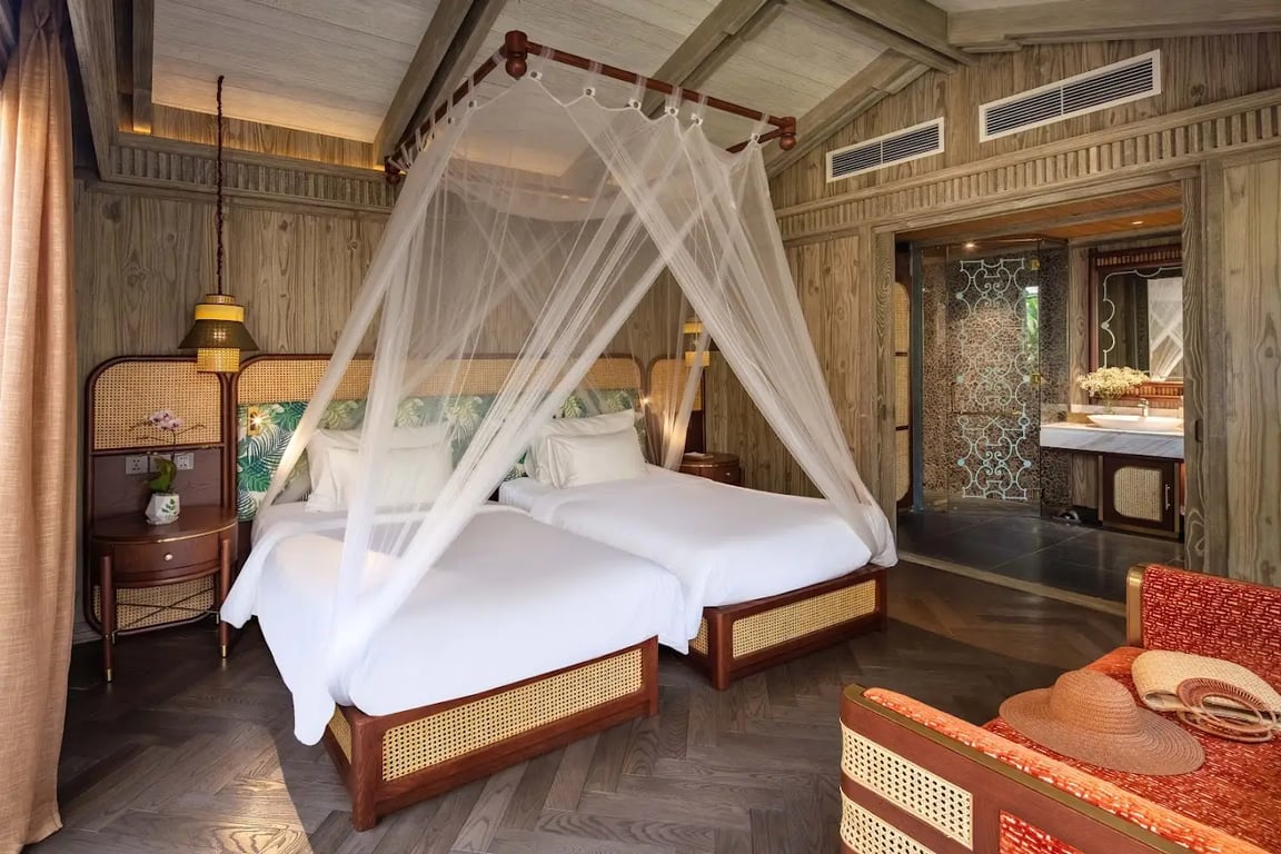 An Lam Retreats Saigon River