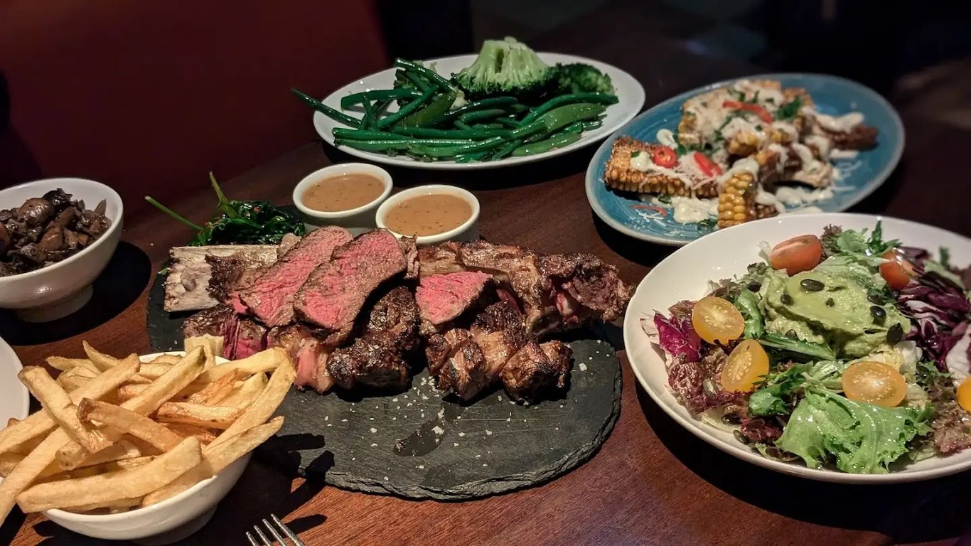 Ryleigh’s Rooftop Steakhouse