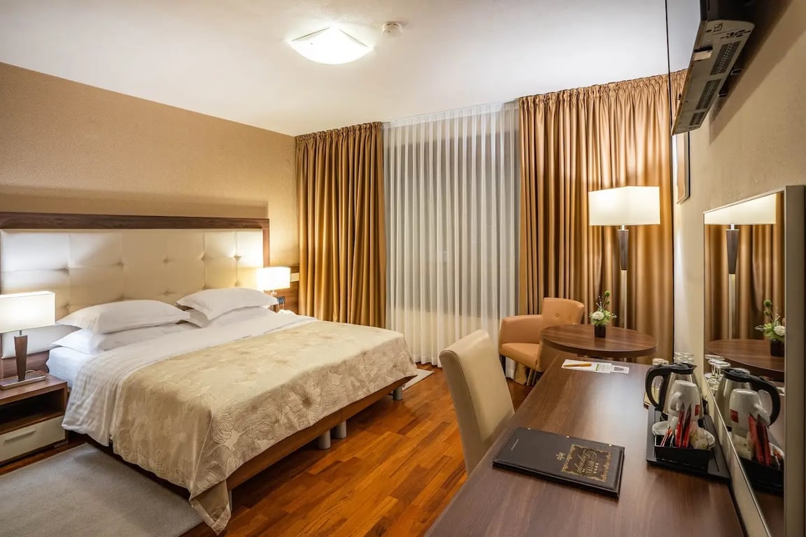 Hotel Degenija