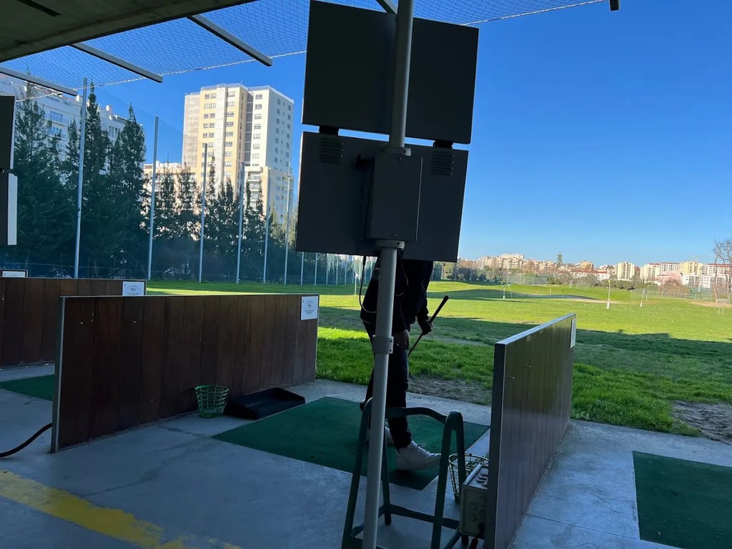 Golf Greens & Waves