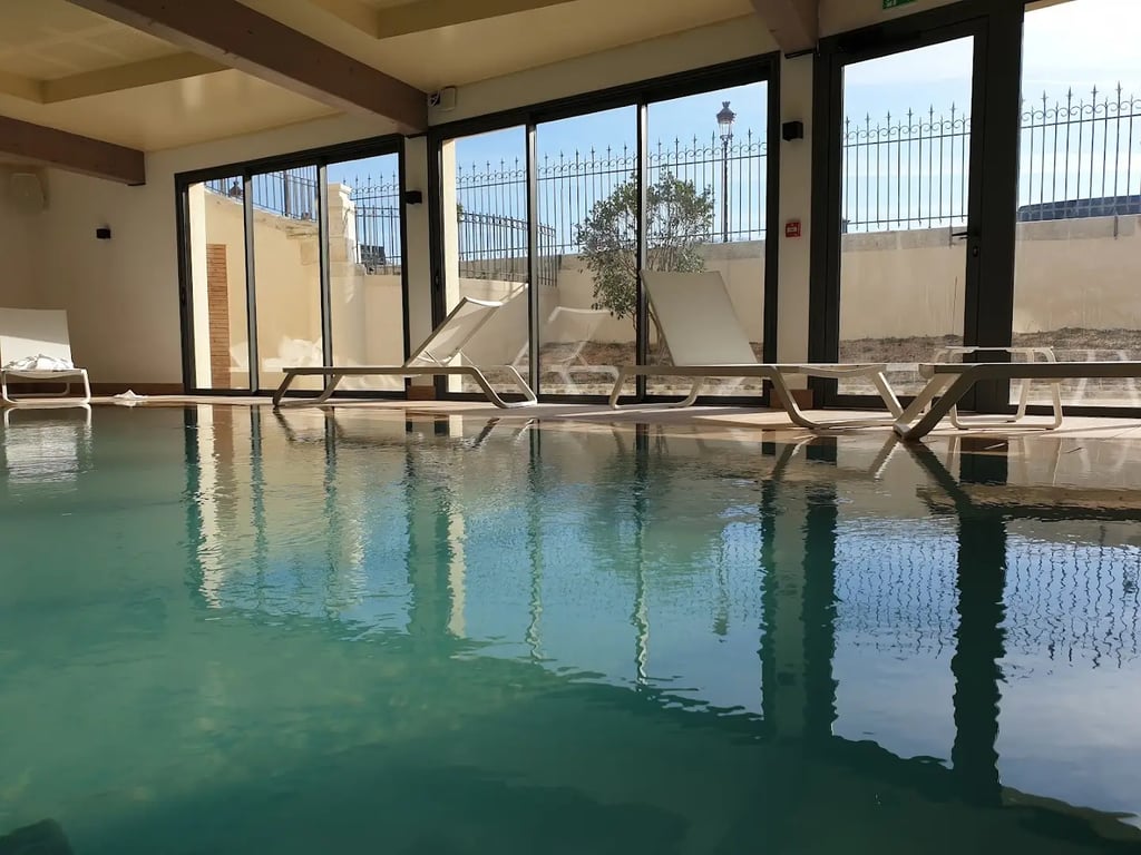 Best Western Premier Hotel de la Cite Royale