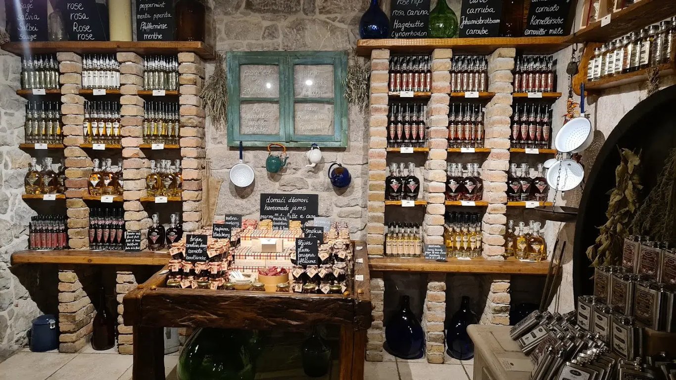 Aura Distillery