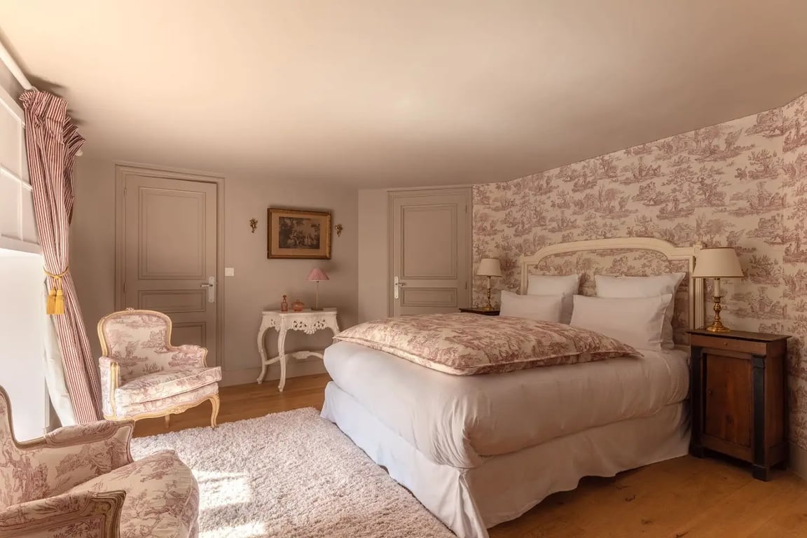 Le Château D'Etoges