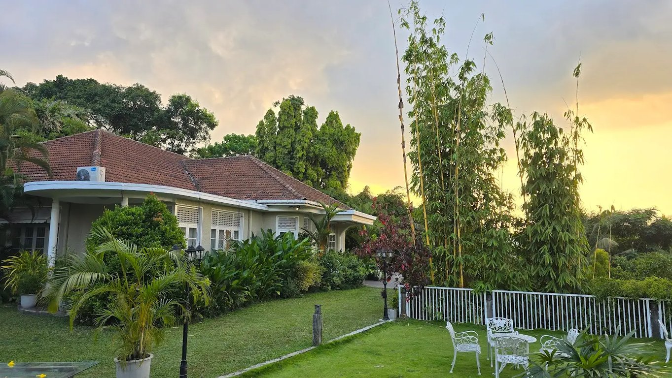 Castle Hill Bungalow